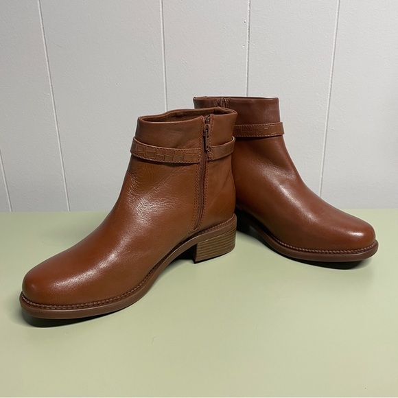 Clarks Maye Grace Buckle Boots in Cognac, NWOT, size 9 - Picture 3 of 15
